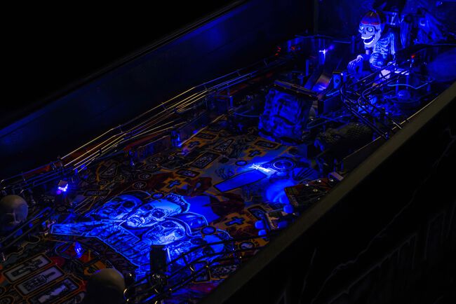Stern Pinball x Metallica Remastered - 2024 Premium Model, 